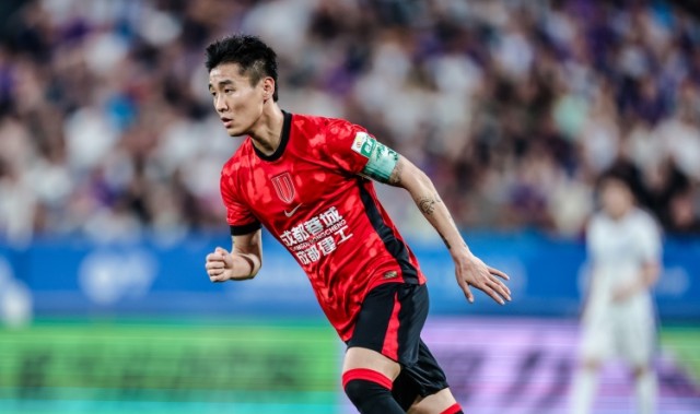 足球报列中超半程本土TOP10：韦世豪MVP，张玉宁、塞鸟在列