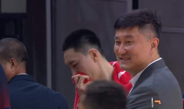 华体会官方入口-超级大冷门！广东狂输上海40分，徐杰哑火，杜锋却露出诡异笑容