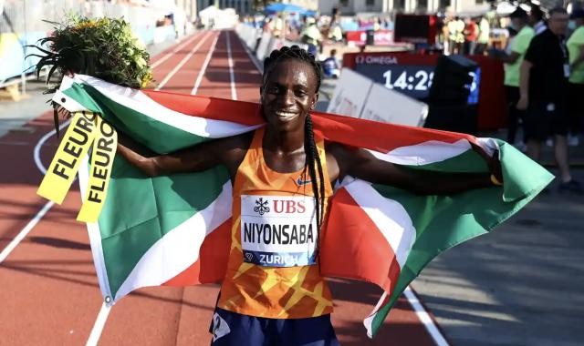 华体会官网-“双性人”尼扬萨巴首破世界纪录 生理优势仍有争议